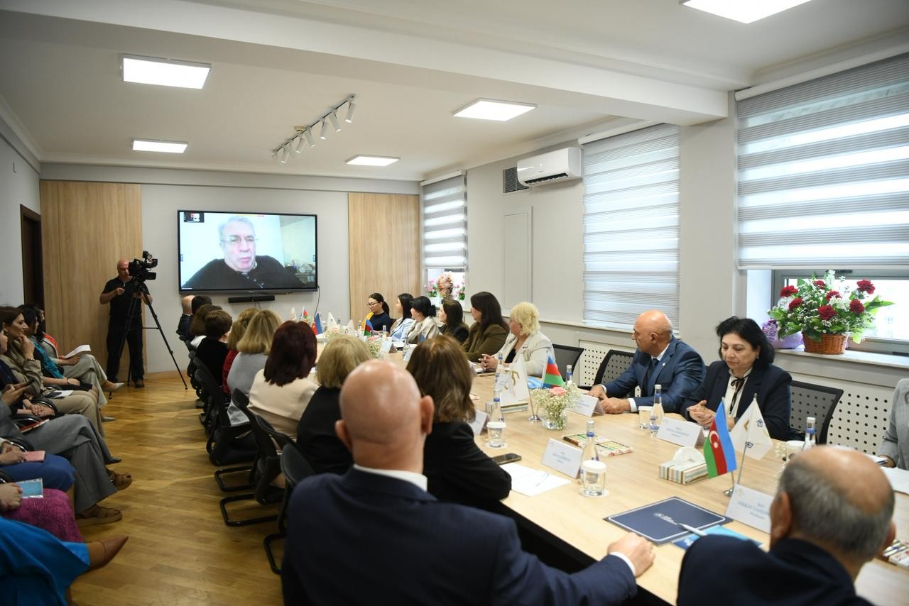 AzMİU-da dil və tarixi şüura həsr olunmuş elmi seminar keçirilib - FOTOLAR